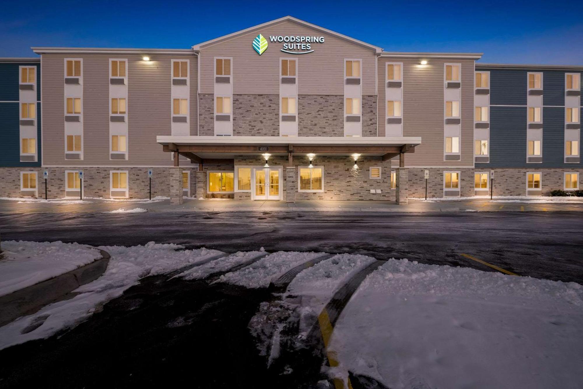 Woodspring Suites Loves Park - Rockford Экстерьер фото