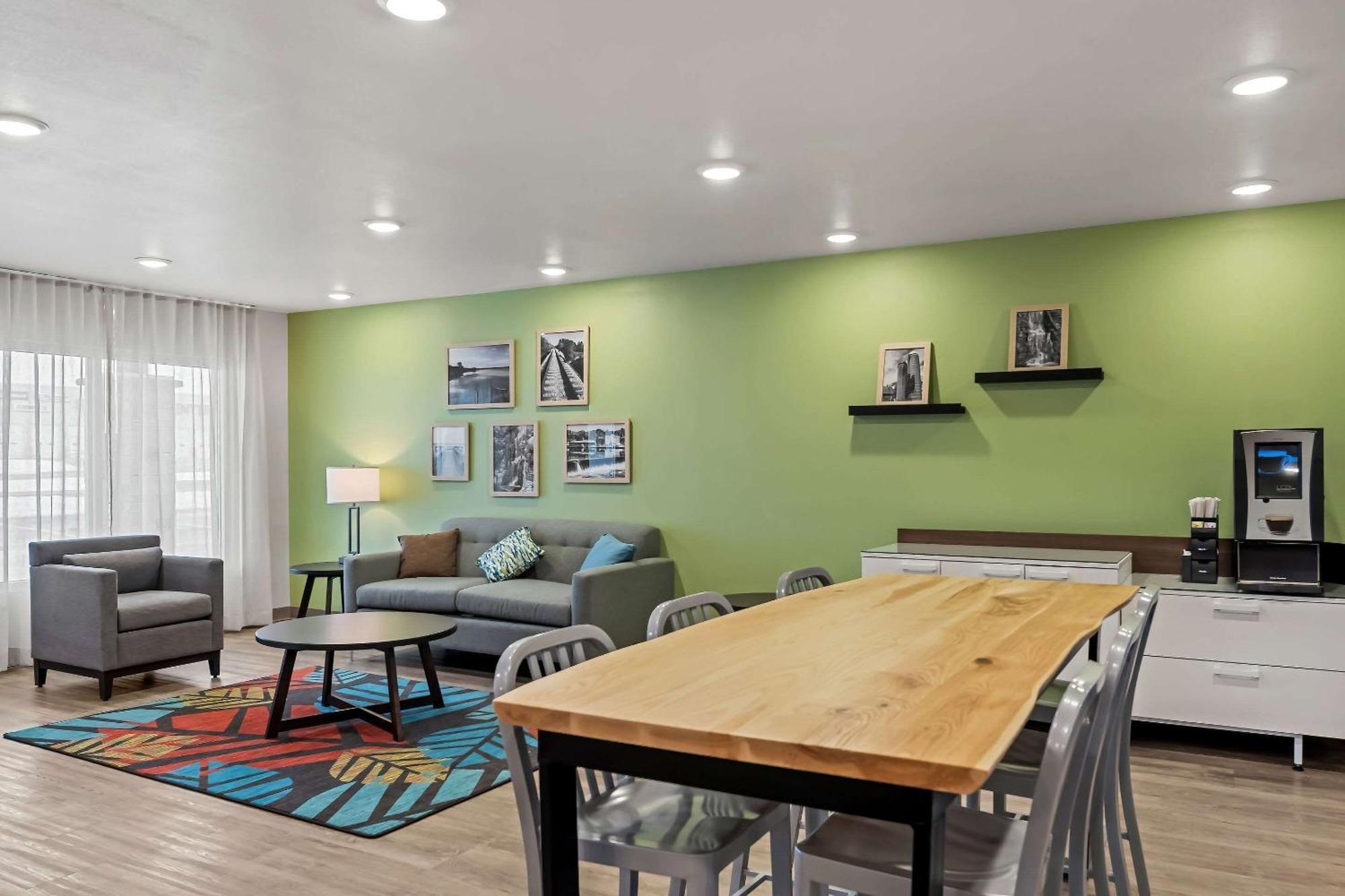 Woodspring Suites Loves Park - Rockford Экстерьер фото